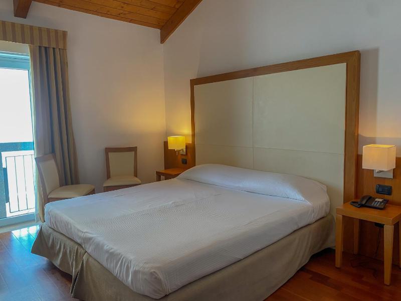 Economy Double or Twin Room image 3