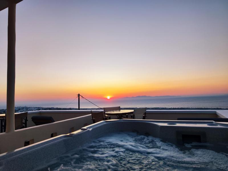 Studio with Spa Bath image 4
