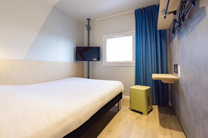 Double Room image 4