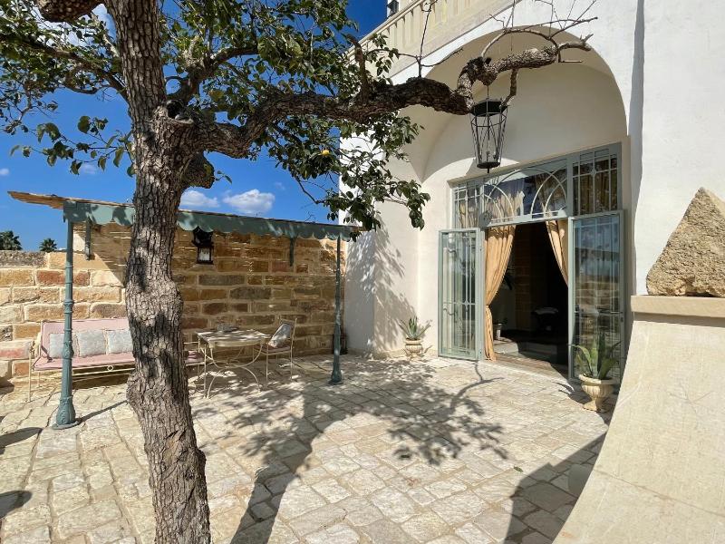 Suite with Private Pool image 2