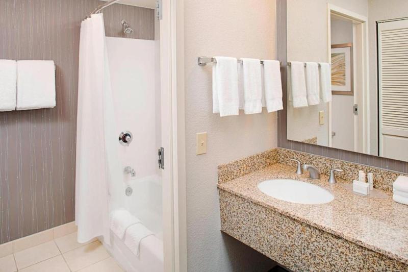 Courtyard by Marriott Tucson Williams Centre - image 17