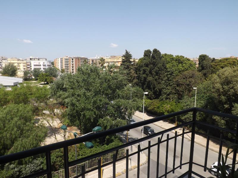 Deluxe Double or Twin Room with Balcony image 3