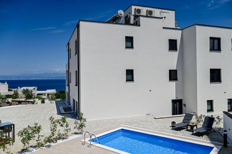 Apartments Lena - image 2