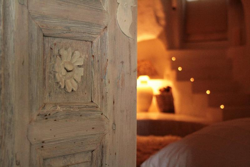 Honeymoon Suite image 4