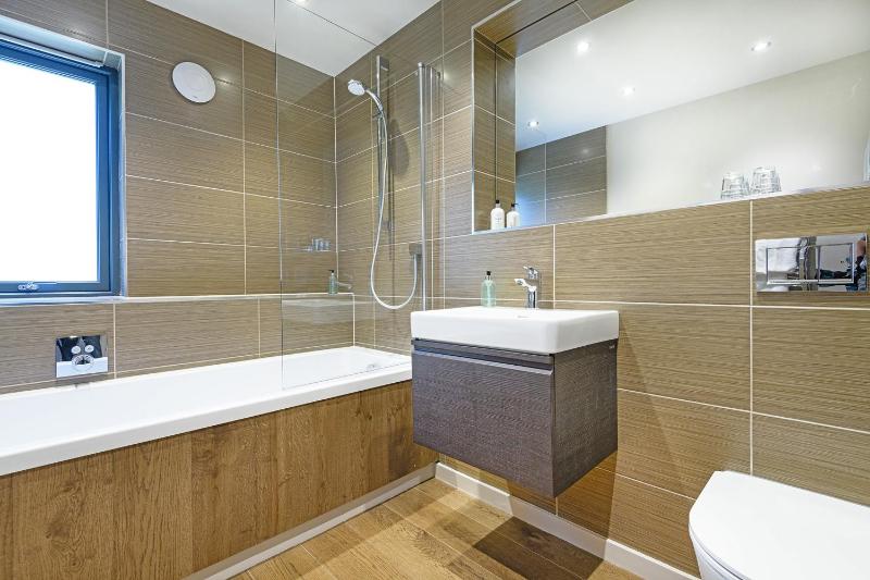 Double Room with Patio image 4