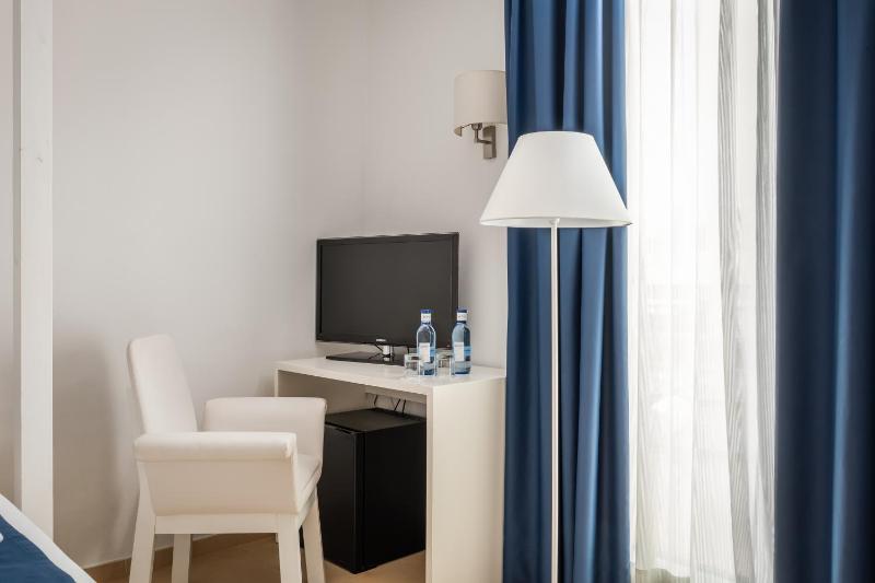 Triple Room image 2