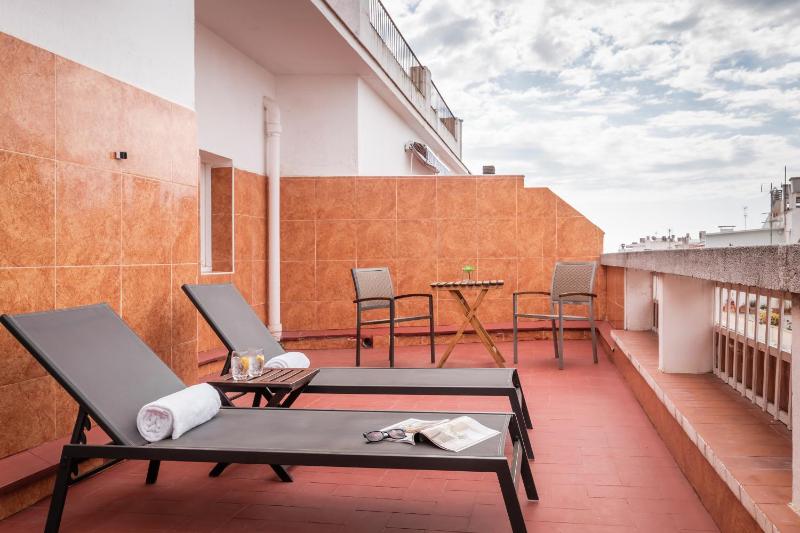 Double Room with Terrace image 2