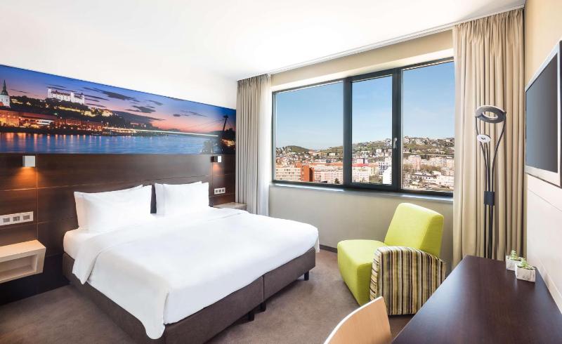 King Room with Castle View image 3