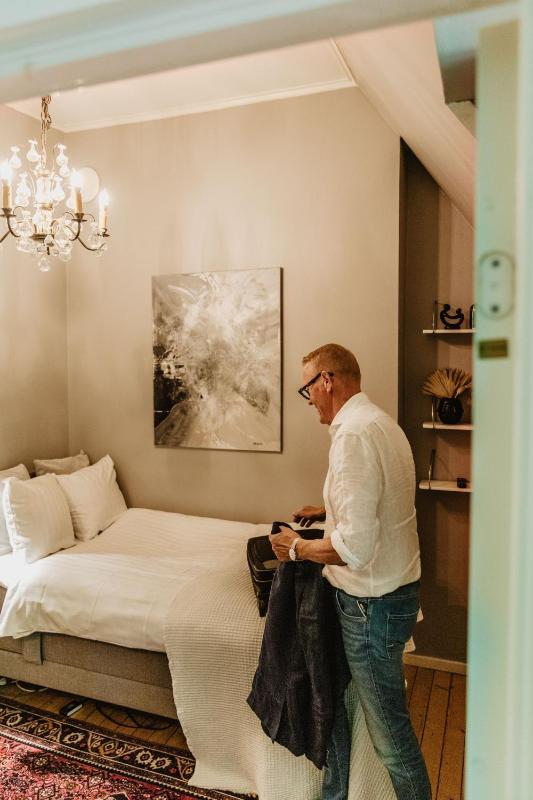 Single Room image 3