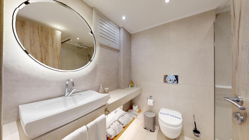 Junior Suite image 2