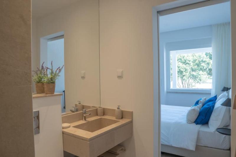 NEW Estrela da Praceta Apt w/ 3 Suites & Oceanview - image 20