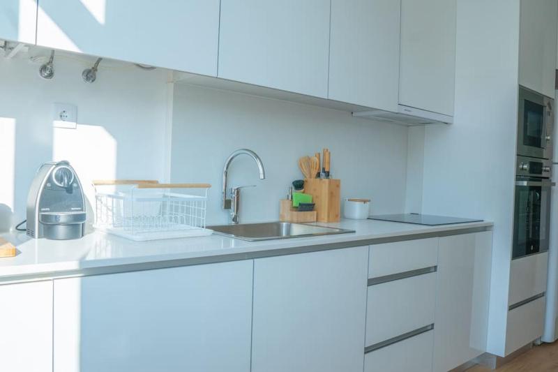 NEW Estrela da Praceta Apt w/ 3 Suites & Oceanview - image 23