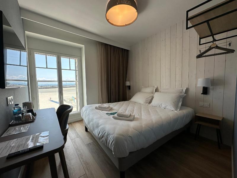 Budget Room with Sea View image 2