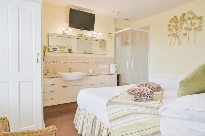 Standard Double Room image 1