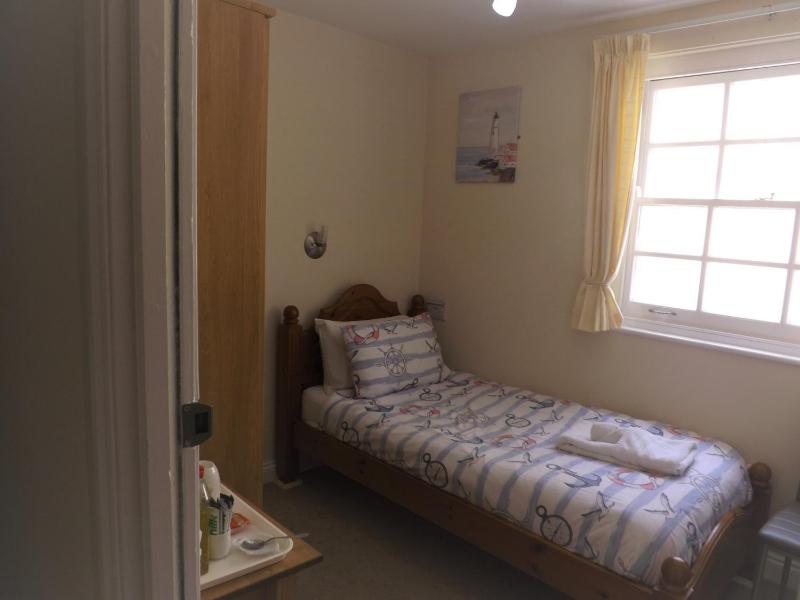 Single Room image 1