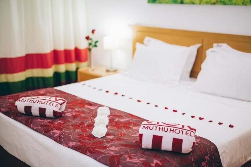 Deluxe Room image 3