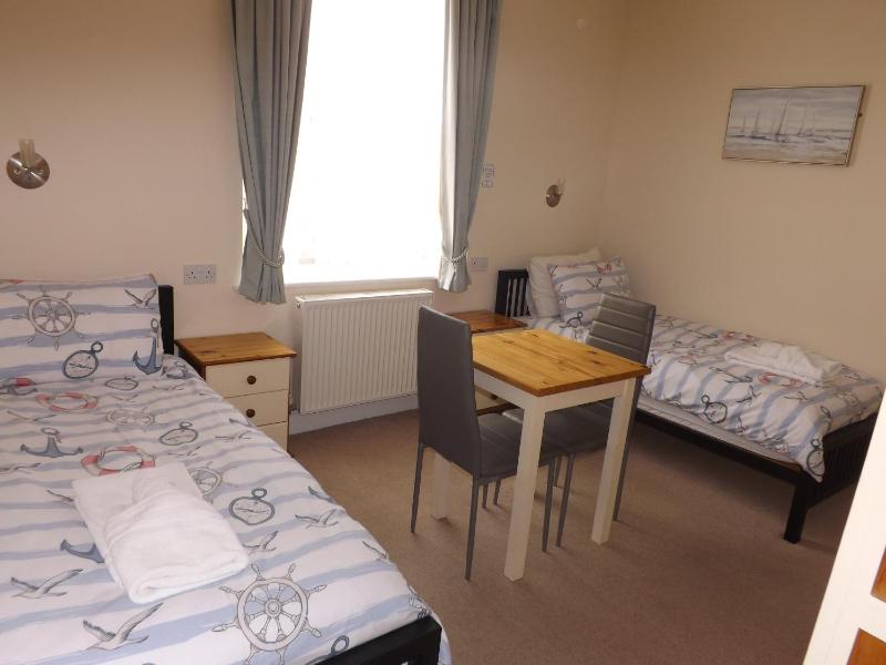 Twin Room image 1