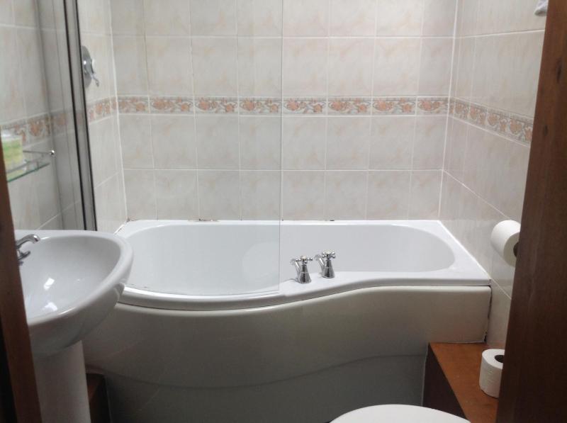 Double Room image 3