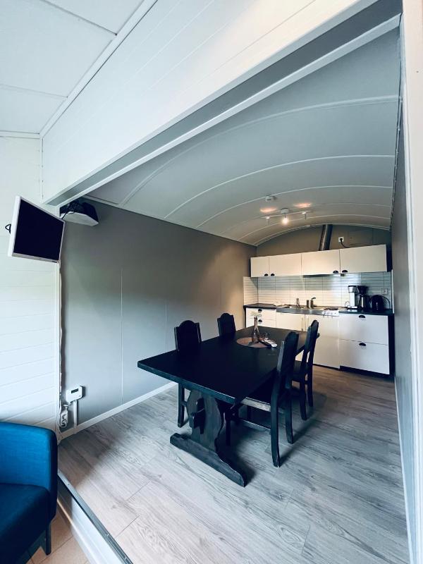 One-Bedroom Apartment image 3