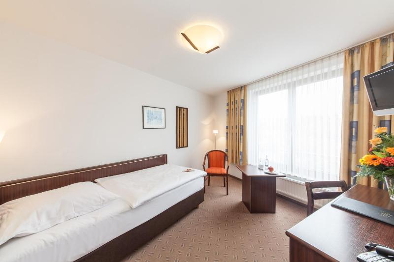 Economy Single Room image 4