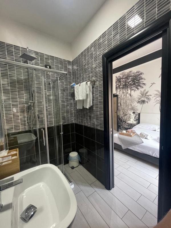 Superior Double Room image 3