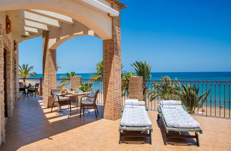 Junior Suite with Sea View image 3