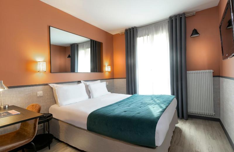 Superior Double Room image 3