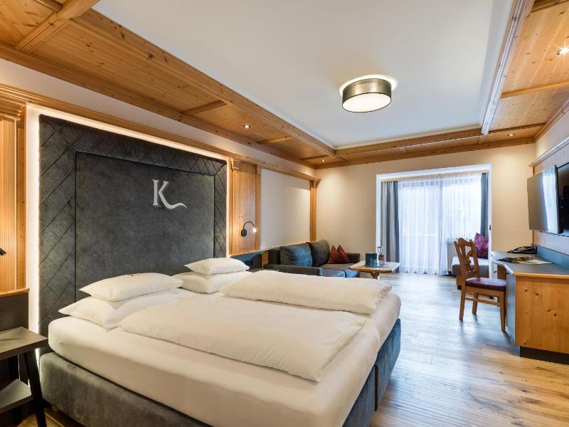 Deluxe Double Room image 1