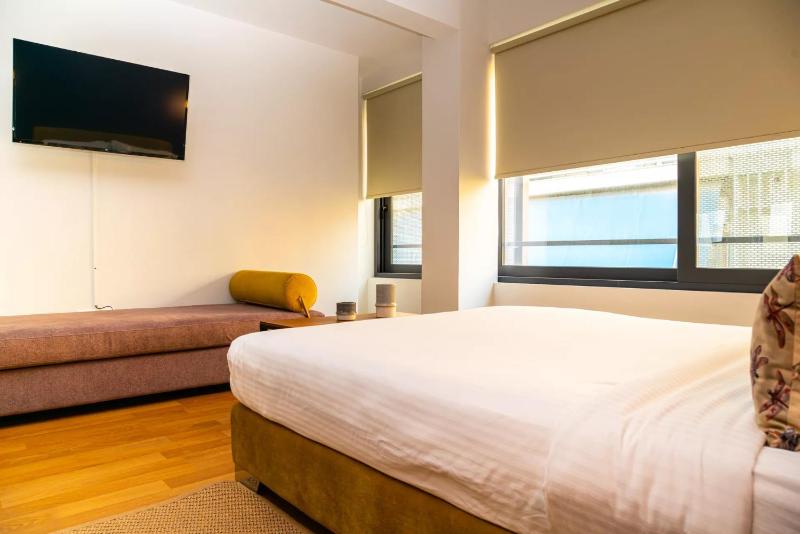 Deluxe Suite with Hydro Massage Shower image 2