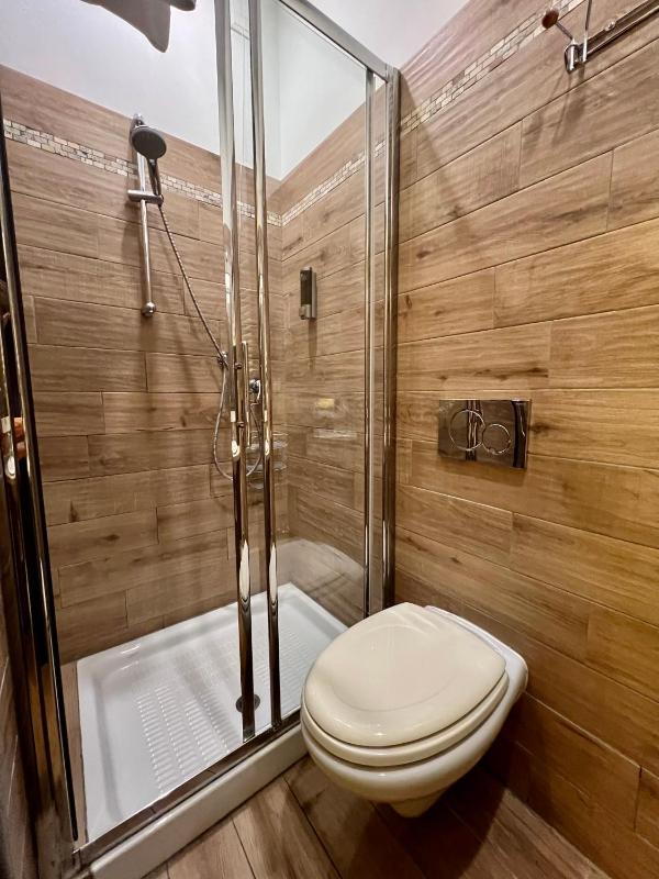 Single Room image 3