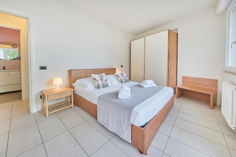 Front Lake Apartment Bardolino - image 13