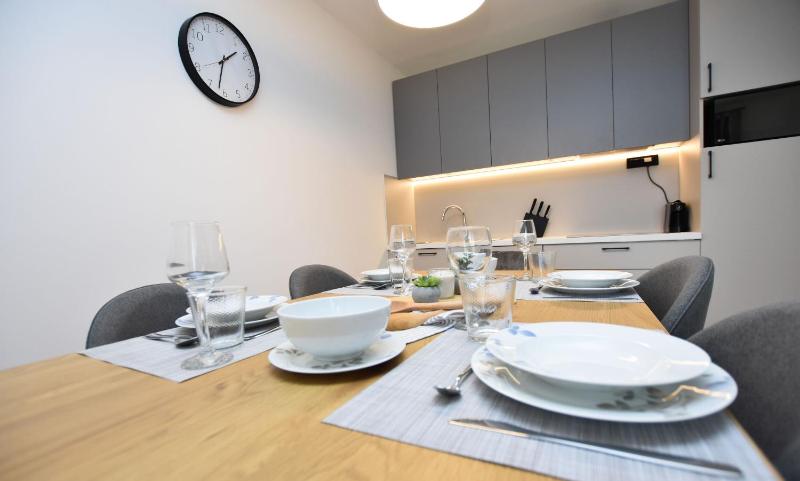 One-Bedroom Apartment image 3