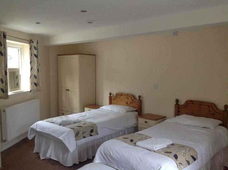 Large Double/Family Room image 2