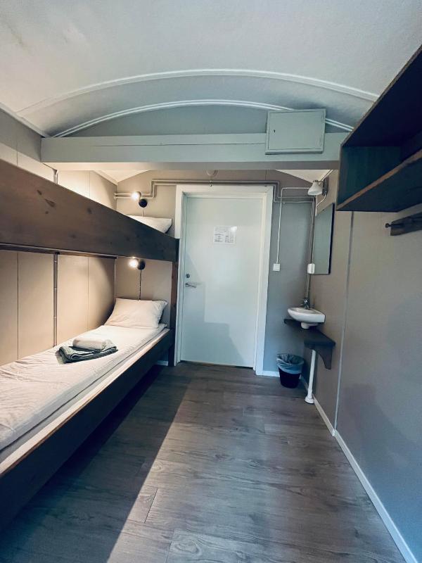 Quadruple Room with Shared Bathroom image 4
