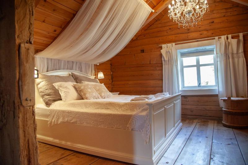 Two-Bedroom House image 3