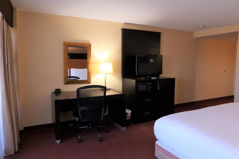 King Room - Non-Smoking image 3