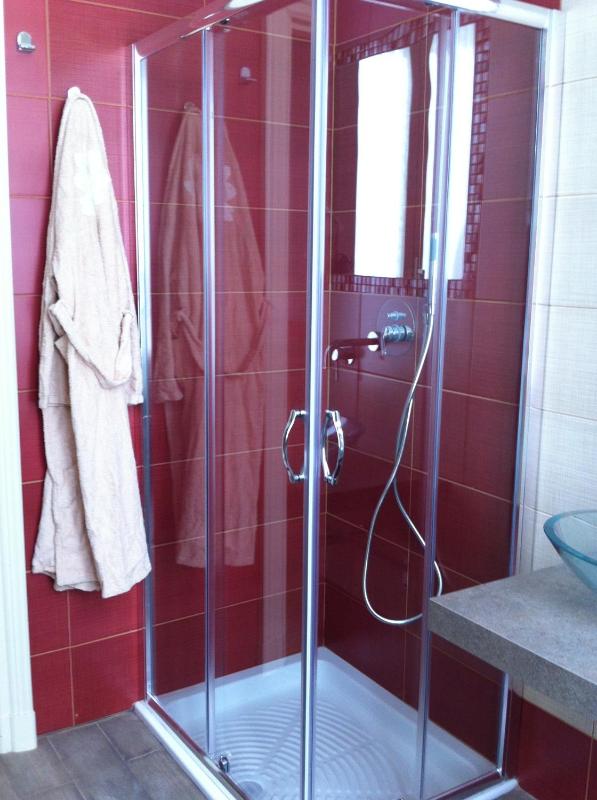 Double Room image 3