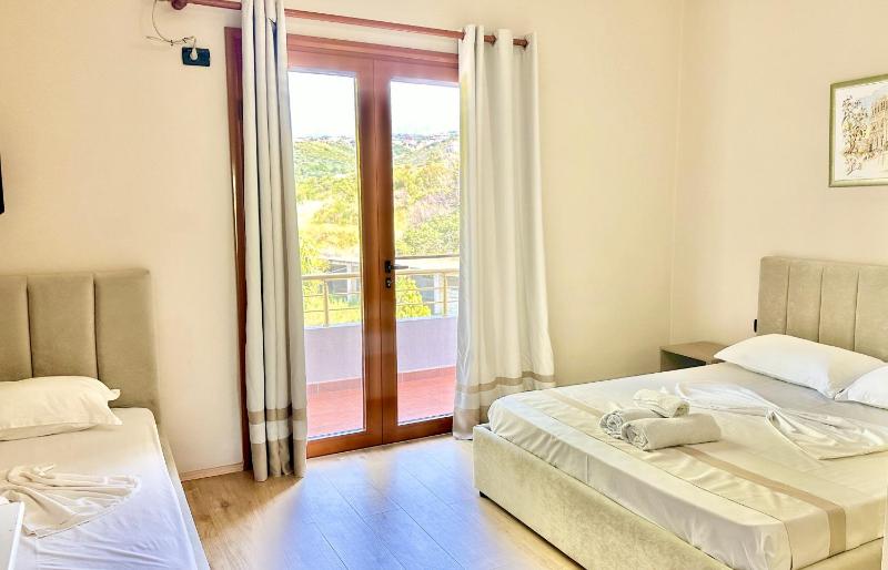 Triple Room with Mountain View image 1