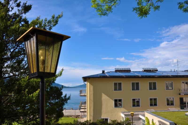 Single Room with Balcony and Park View image 4