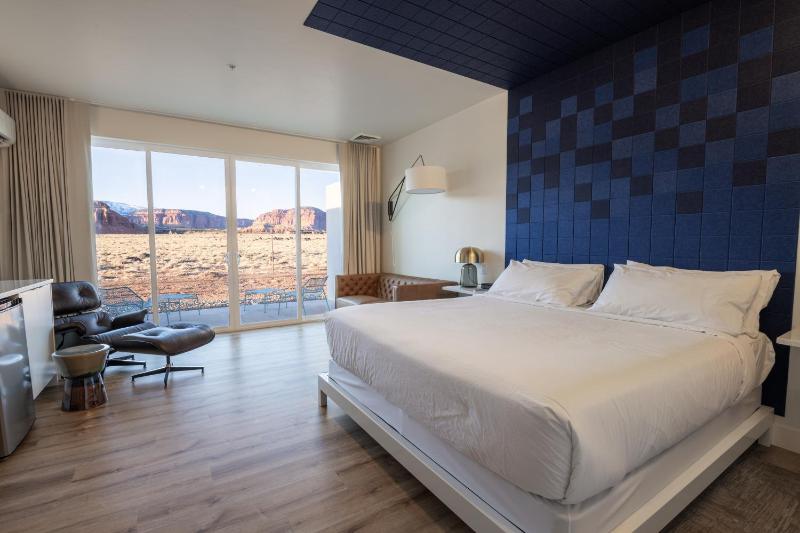 King Room image 3
