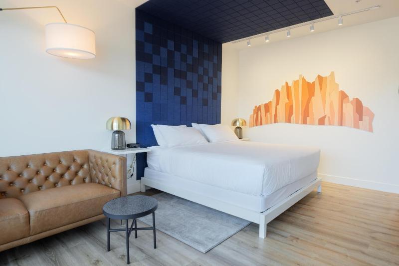 King Room image 2