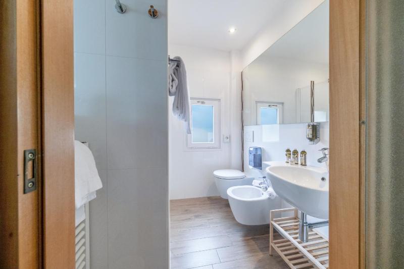 Prestige Double Room with Lake View image 2