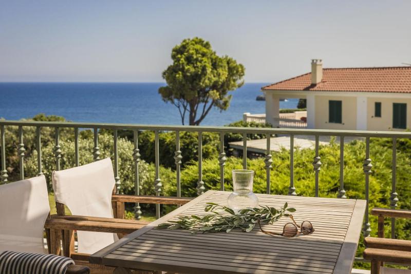 Villa with Sea View image 4