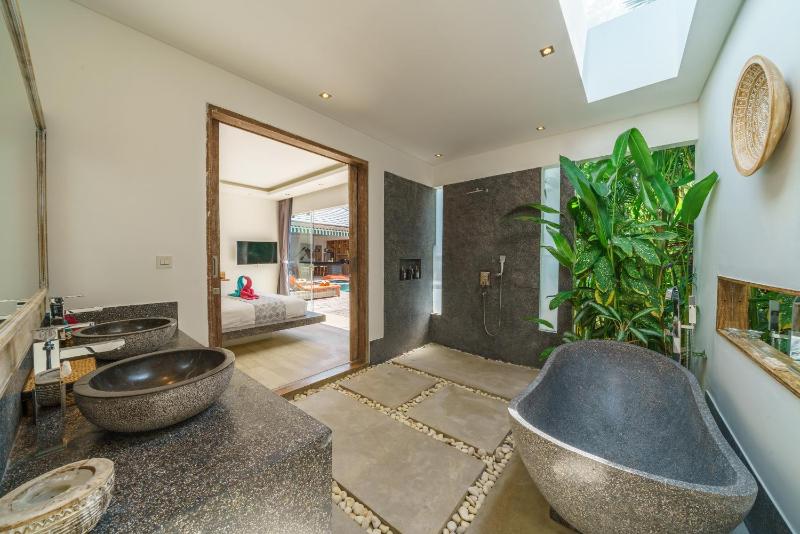 Villa Harlow: Stylish 3BR Villa - Centrally Located in Berawa - image 27