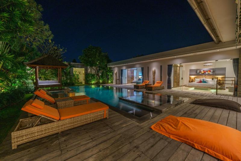 Villa Harlow: Stylish 3BR Villa - Centrally Located in Berawa - image 11