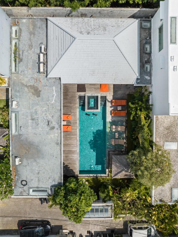 Villa Harlow: Stylish 3BR Villa - Centrally Located in Berawa - image 6