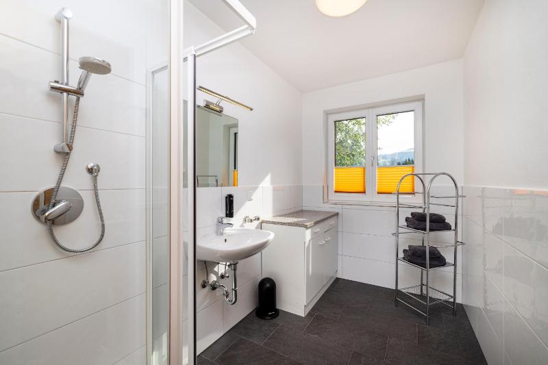 Two-Bedroom Apartment (3-5 Adults) image 3