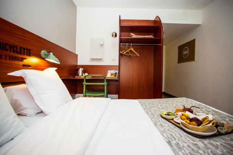Double Room image 2