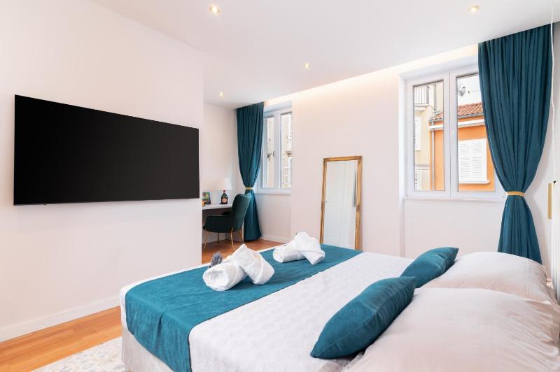 Superior King Room image 1