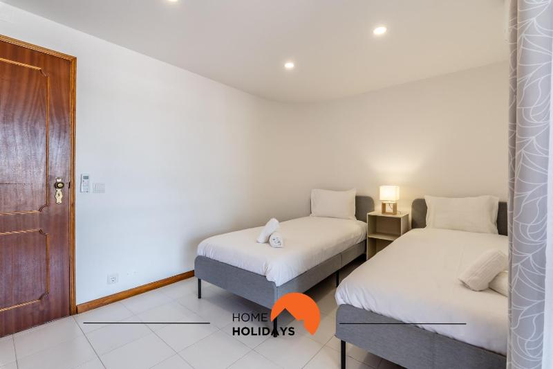 #169 3BR Medronheira Spacious & Relax - image 42